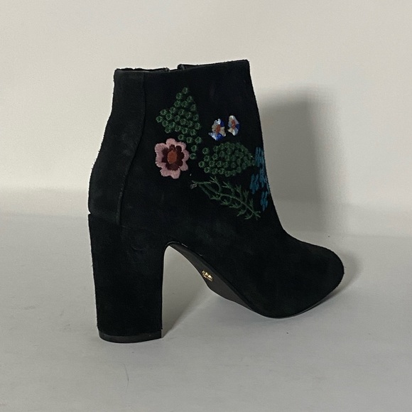 Nanette Lepore Beverly Black Suede Embroidered Short Boots Heels/Women's 7M/NWOT - Picture 5 of 9